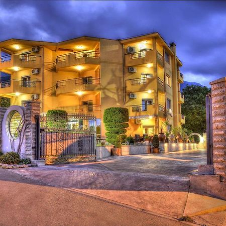 Apartments Radevic บุดวา ภายนอก รูปภาพ