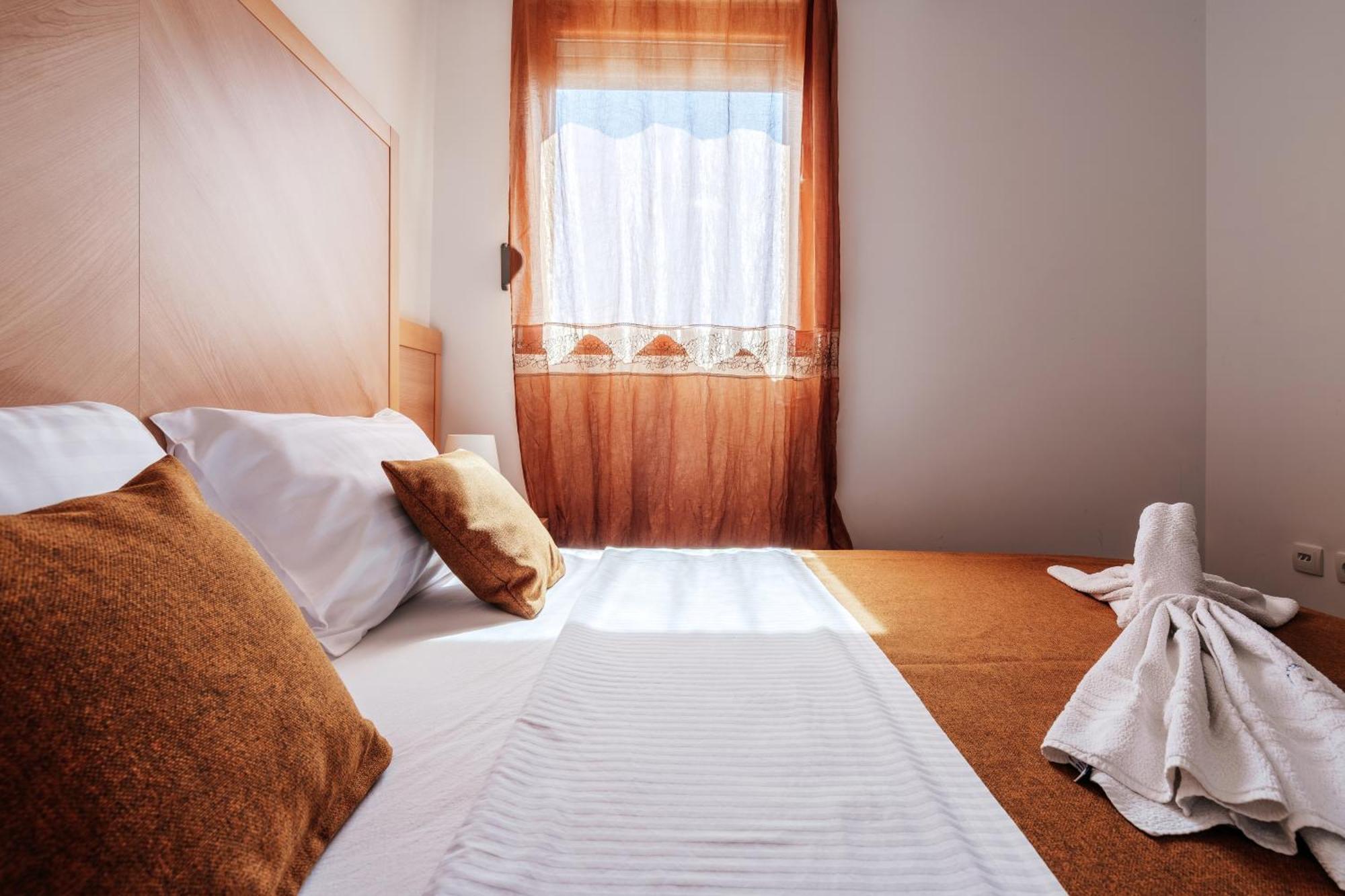 Apartments Radevic บุดวา ภายนอก รูปภาพ
