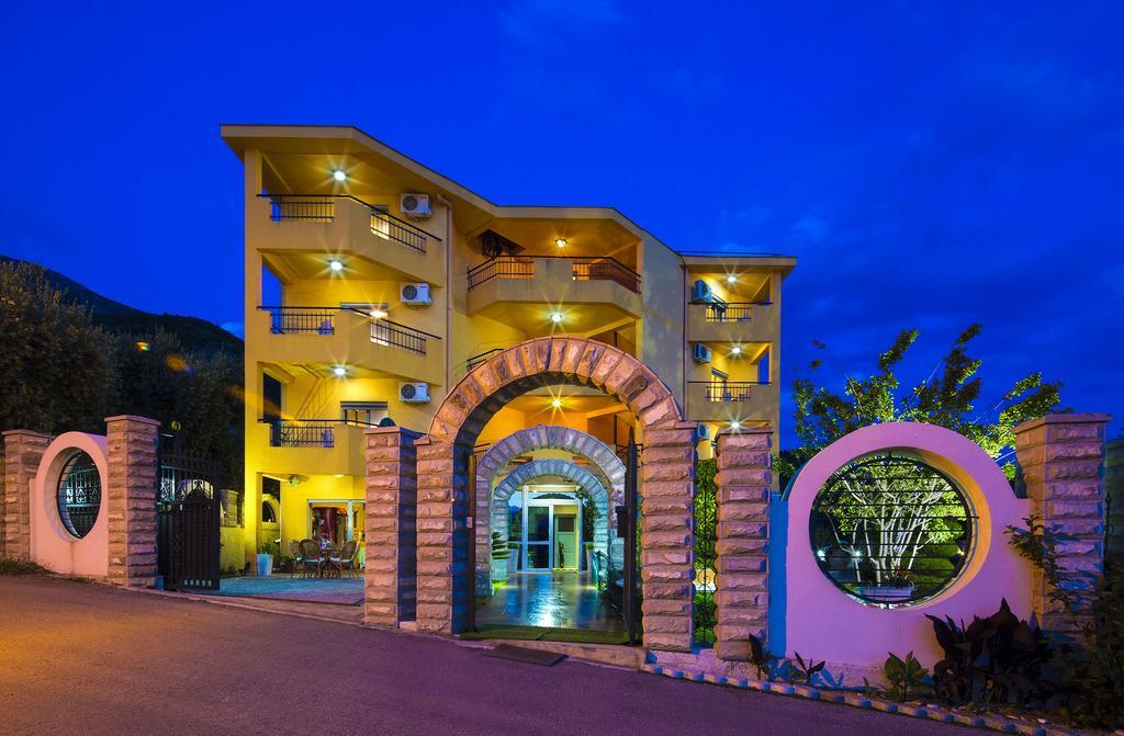 Apartments Radevic บุดวา ภายนอก รูปภาพ
