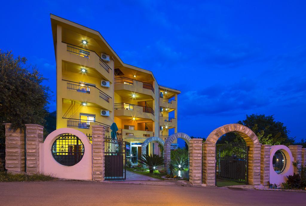 Apartments Radevic บุดวา ภายนอก รูปภาพ
