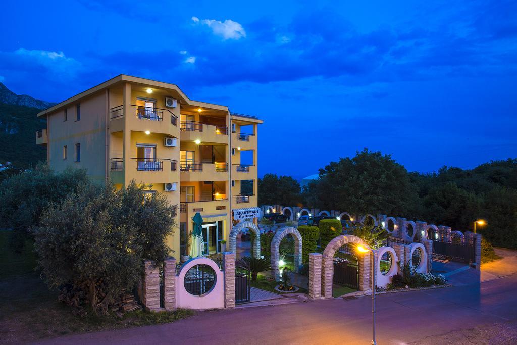 Apartments Radevic บุดวา ภายนอก รูปภาพ