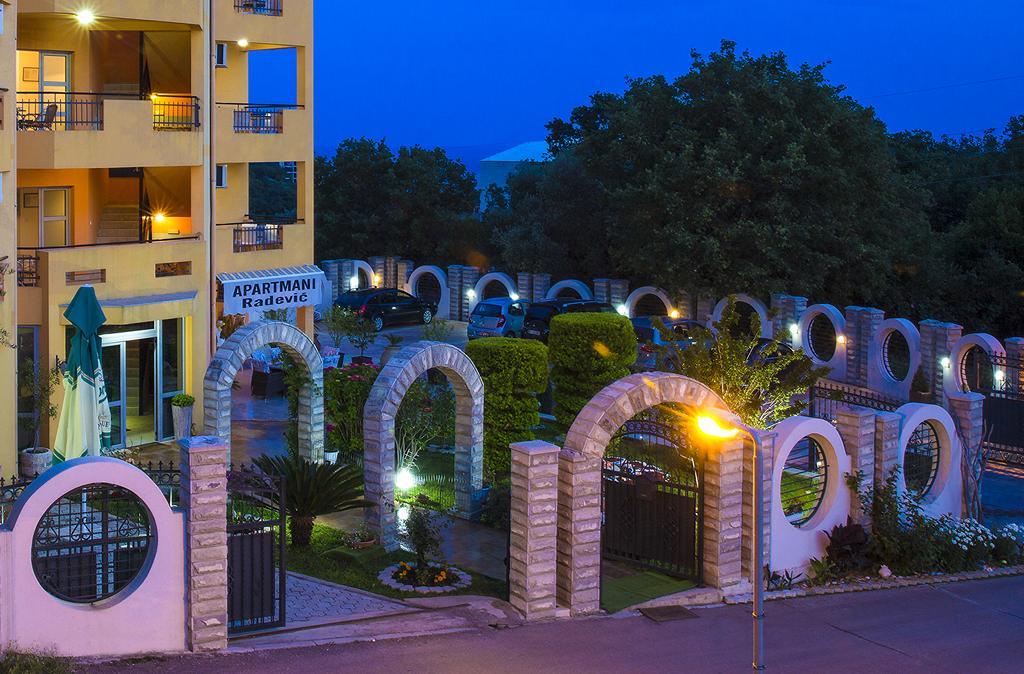 Apartments Radevic บุดวา ภายนอก รูปภาพ