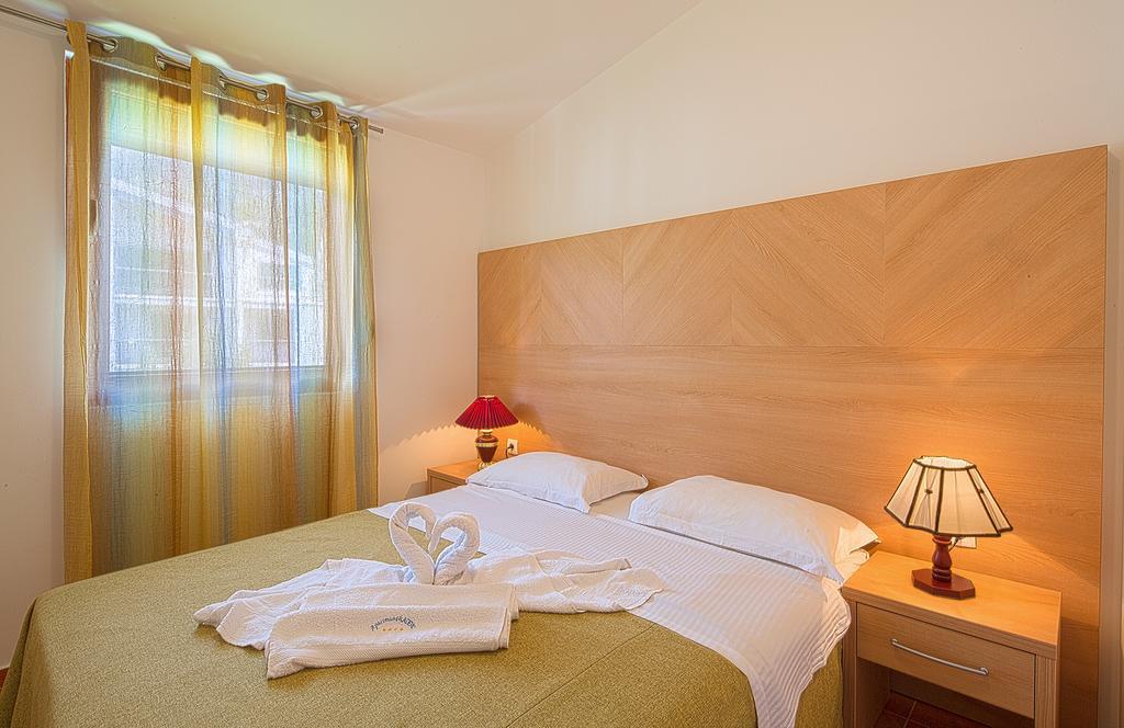 Apartments Radevic บุดวา ภายนอก รูปภาพ