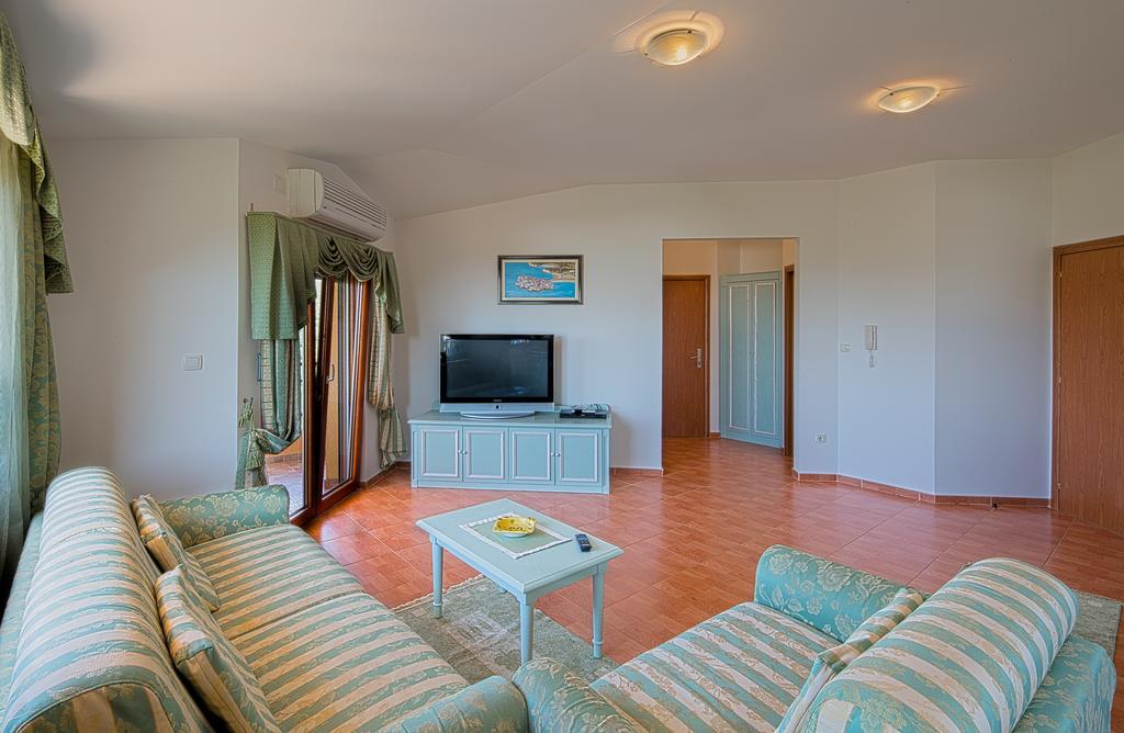 Apartments Radevic บุดวา ภายนอก รูปภาพ